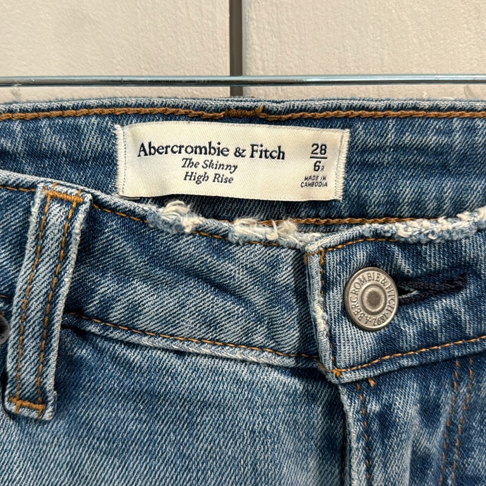 Abercrombie & Fitch jeans size 28R NWOT - Picture 3 of 5